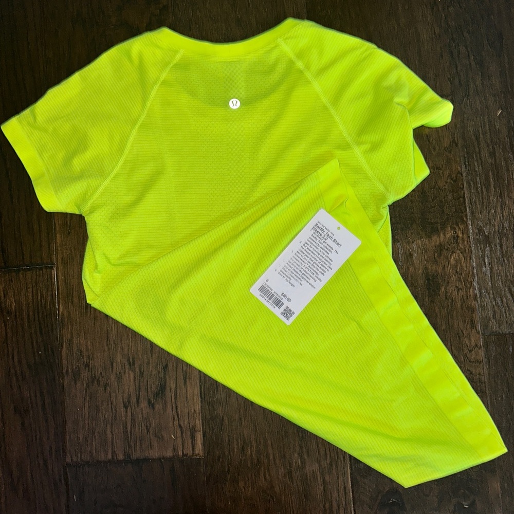 Lululemon Swiftly Tech Highlighter Yellow Size 6 - image 2